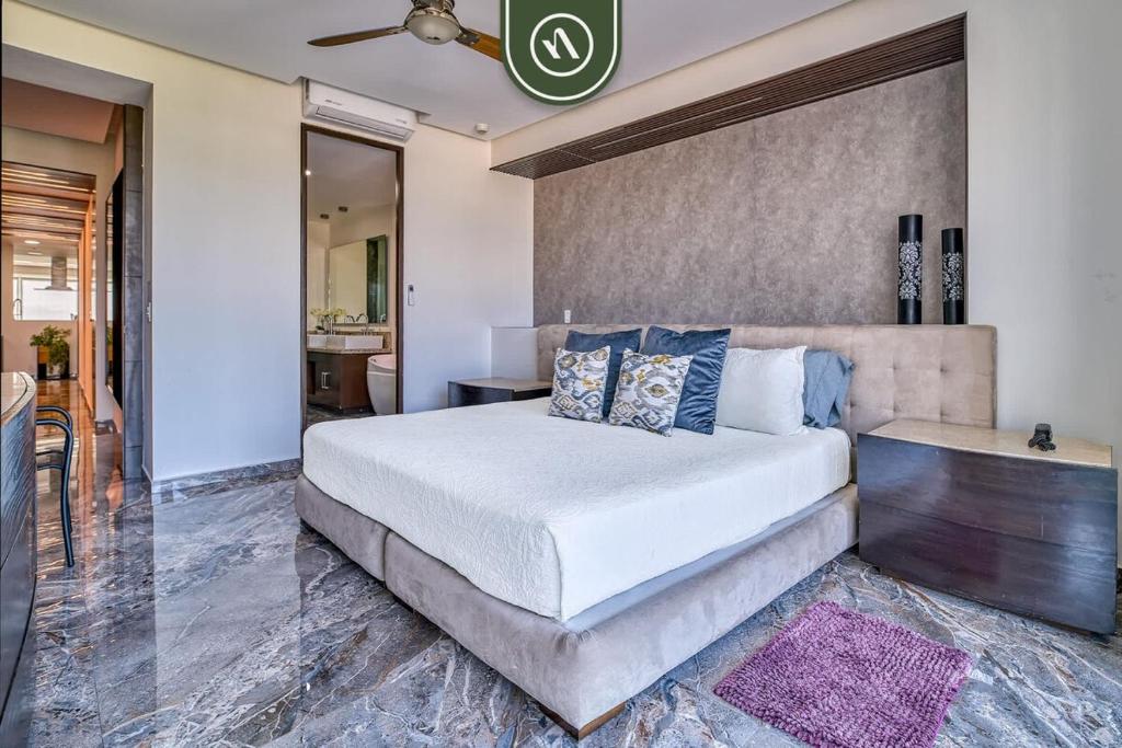Beachview Luxury 3 BR Condo - Pools - Beach - 2