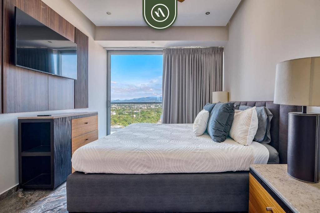 Beachview Luxury 3 BR Condo - Pools - Beach - 5