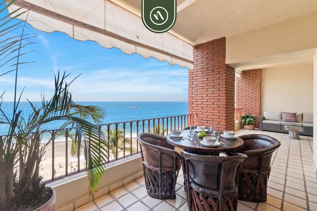 Beachfront Mexican Styled 3 BR Condo in Downtown - 1