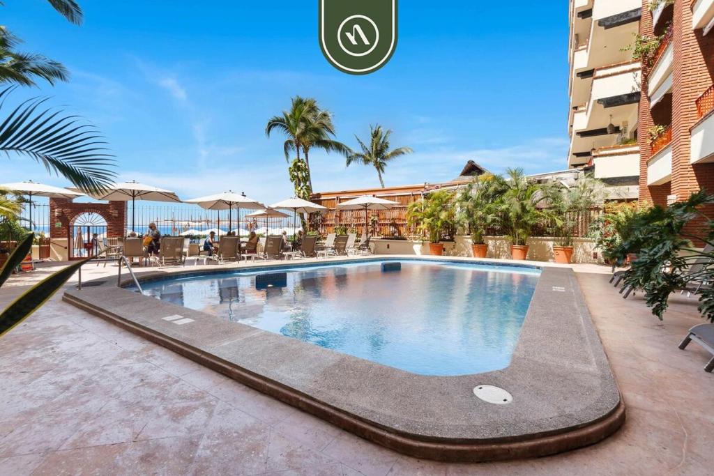Beachfront Mexican Styled 3 BR Condo in Downtown - 4