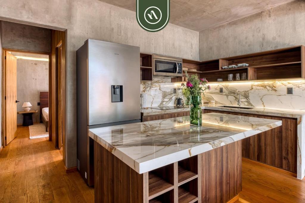Luxury 2 BR Condo in Downtown - AC - Peaceful - 4