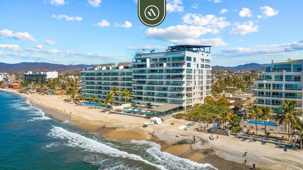 Luxury 2 BR Condo with Dream Pools - Beach - Art - 1