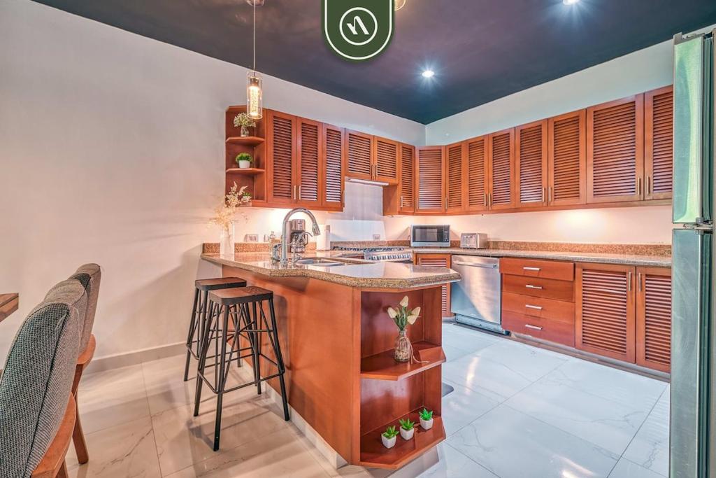 Modern 2BR Condo in Old Town - Private Terrace - 5