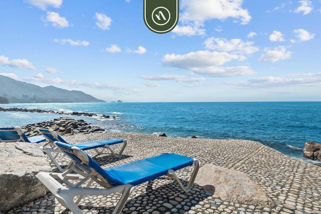 Oceanfront 2 BR Condo with Spectacular View - Pool - 5