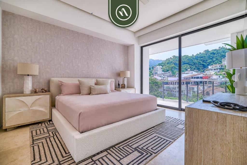Luxury 1BR Condo with Private Terrace - Ocean View - 2