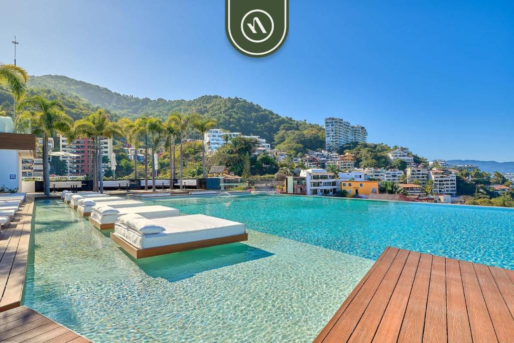 Luxury 1BR Condo with Private Terrace - Ocean View - 3