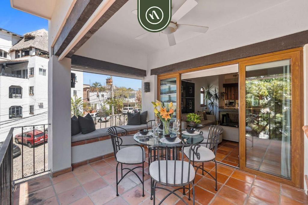 Stylish 2 BR Condo in Romantic Zone - Rooftop Pool - 5
