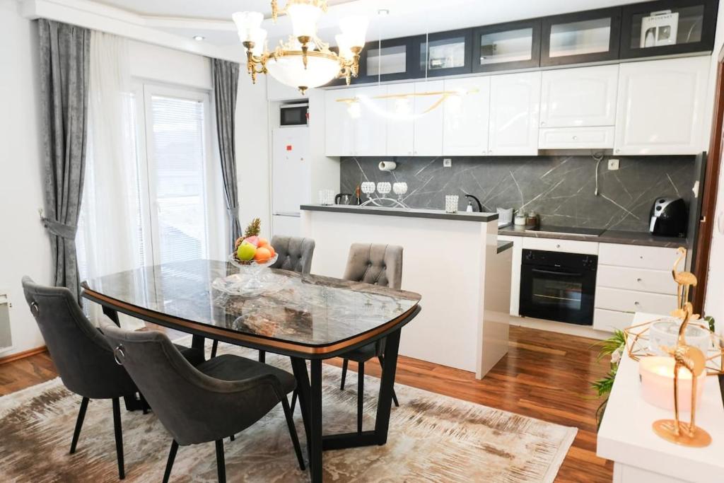 Montana Apartment Tivat 7-Minute Walk to the Sea - 4