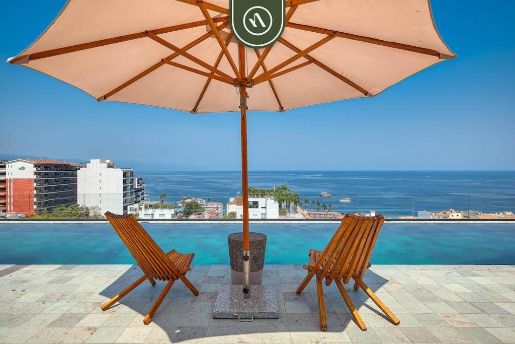 Oceanview Condo with Amazing Rooftop Pool - Gym - 1