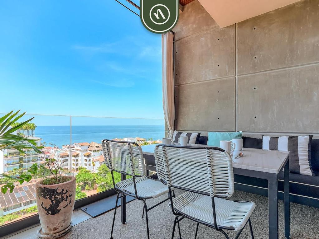 Oceanview Condo with Amazing Rooftop Pool - Gym - 4