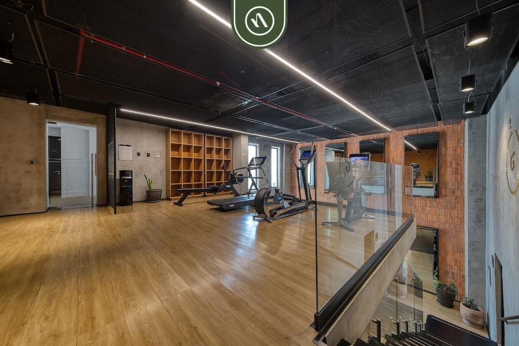 Oceanview Condo with Amazing Rooftop Pool - Gym - 5