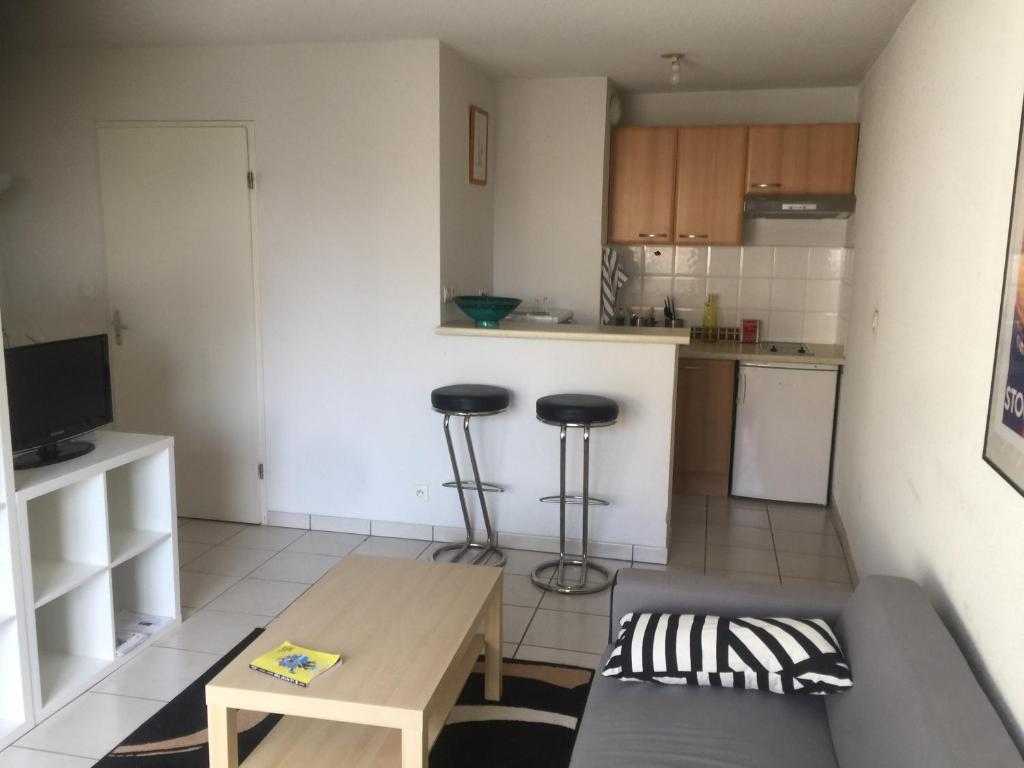 Appartement T1 avec terrasse au calme 4ème étage sur 4 - 1