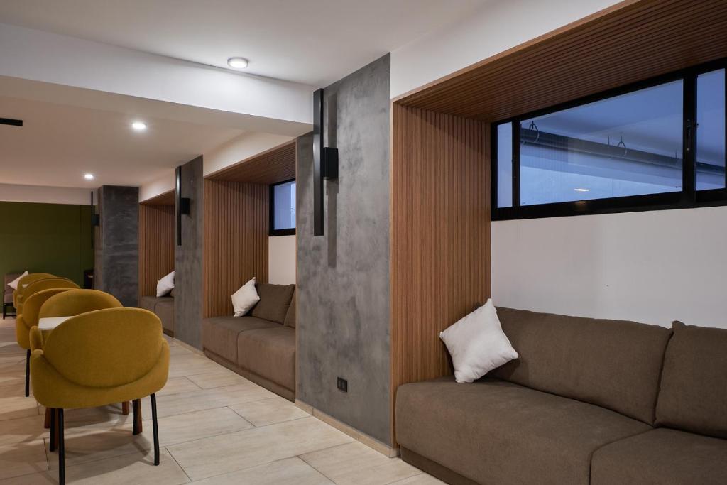 Geko | Contemporary 2BR w/Balcony near Costa Verde - 2