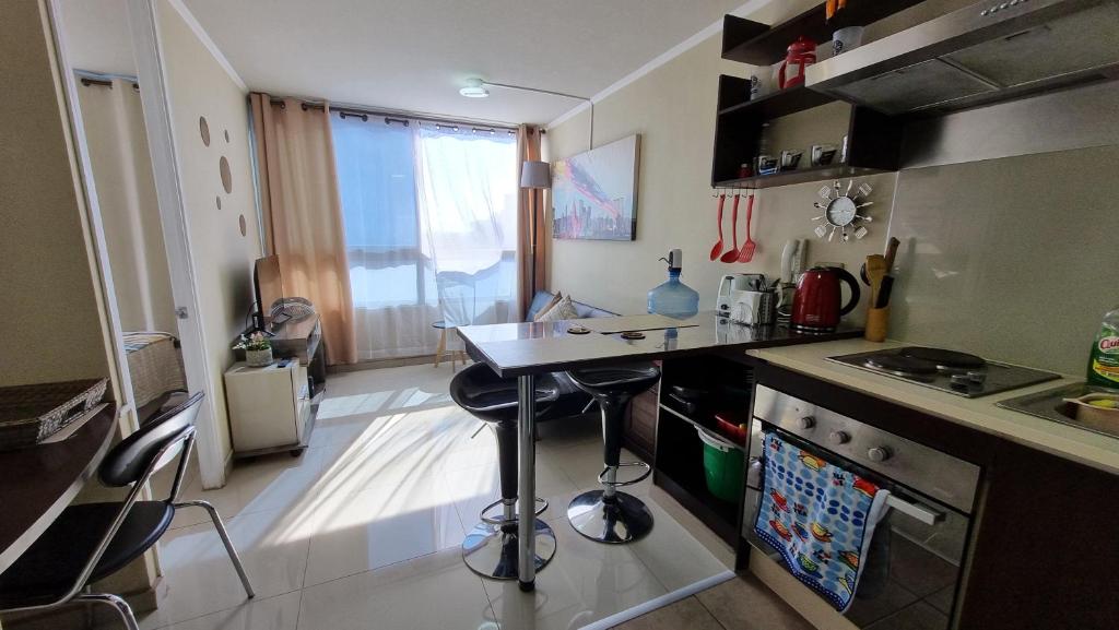 Depto moderno con piscina y vista ciudad, a pasos Metro Santa Isabel y Barrio Italia - 4
