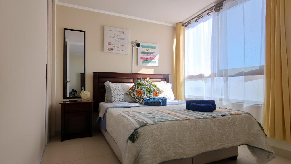 Depto moderno con piscina y vista ciudad, a pasos Metro Santa Isabel y Barrio Italia - 2