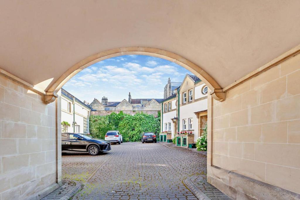Two-Bed Apartment, Circus Mews, Bath photo 5