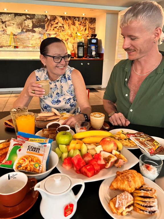Comida y bebida