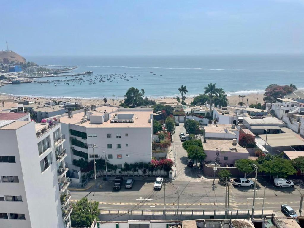 Departamento cerca al mar con terraza panoramica - 1