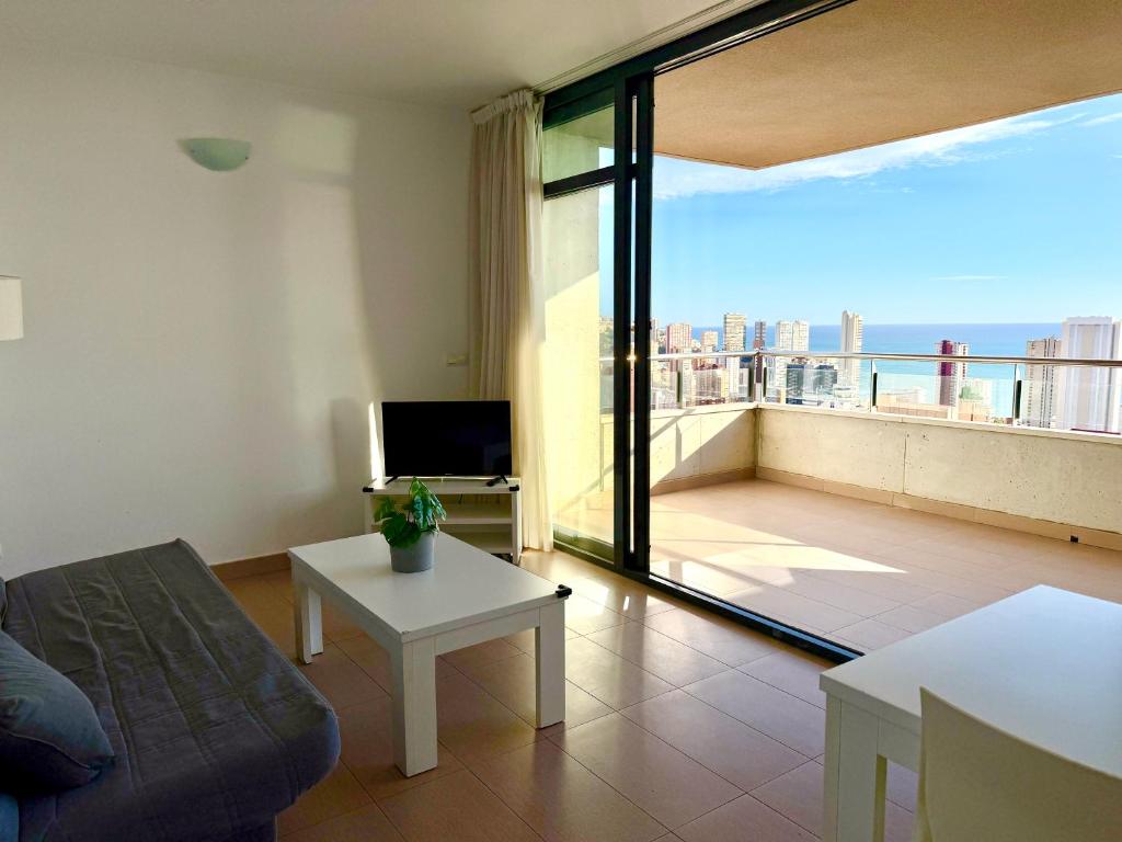 27th Floor Sea View, Heated Indoor Pool with Private Parking - 2