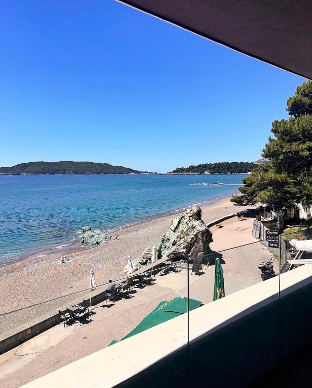 Luxury Sea View Apartment Budva, Beachfront Rafailovici - 5