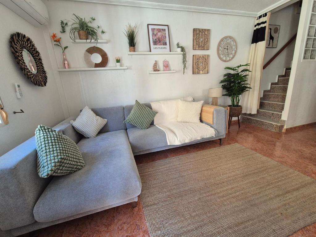 Holiday home in Costa Blanca - 3 bedroom house with pool sleeps 8, close to beach - 3