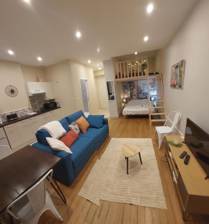 Cozy, fully renovated, ideally located - 4