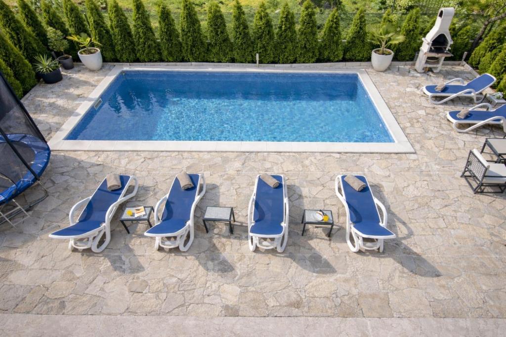 Azzurro Apartments with Swimming pool & Jacuzzi - 2