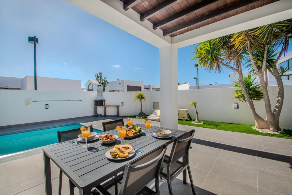 VILLA ORCADES CLOSE TO TOWN CENTER POOL & A/C - 5