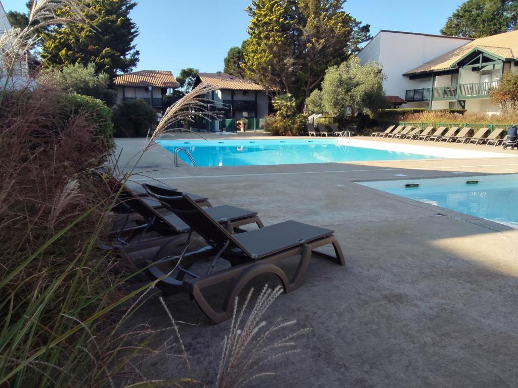 Le Fairway – T2 piscines plage golf - 1