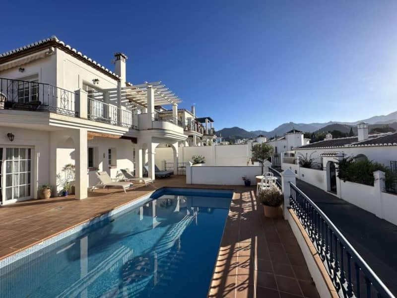 Stunning detached 3-bed villa with private pool - 3