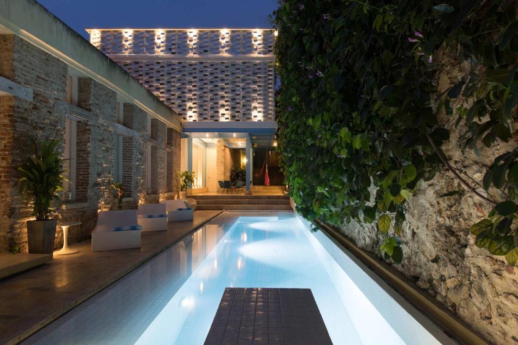 NOK Luxury Colonial Villa 6BR with Pool Staff & Breakfast at Getsemani - 1