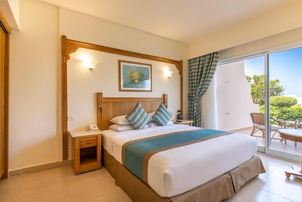Hurghada Long Beach Resort — Hotel rooms in Hurghada, Red Sea