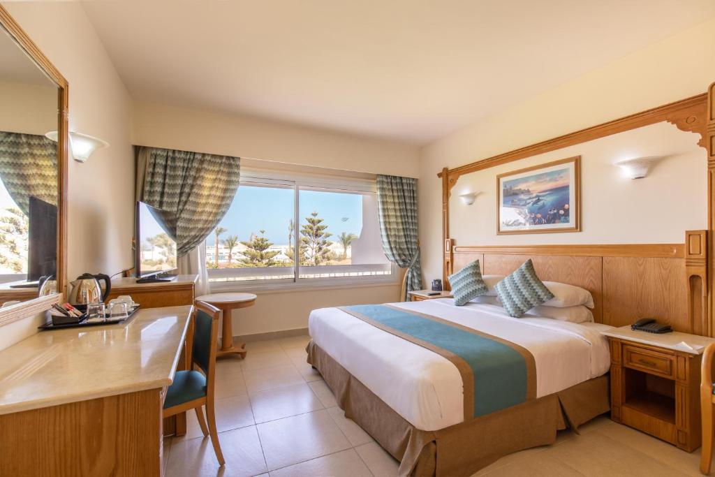 Hurghada Long Beach Resort — Hotel rooms in Hurghada, Red Sea