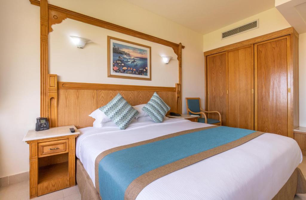 Hurghada Long Beach Resort — Hotel rooms in Hurghada, Red Sea