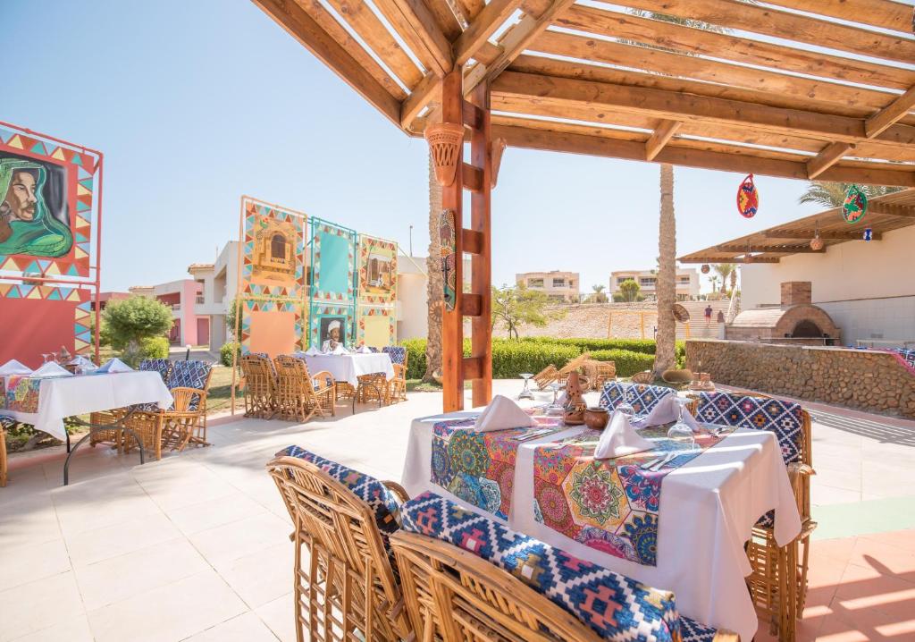 Hurghada Long Beach Resort — Restaurant & bars in Hurghada, Red Sea
