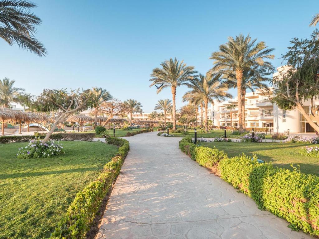 Hurghada Long Beach Resort — Hotel building in Hurghada, Red Sea