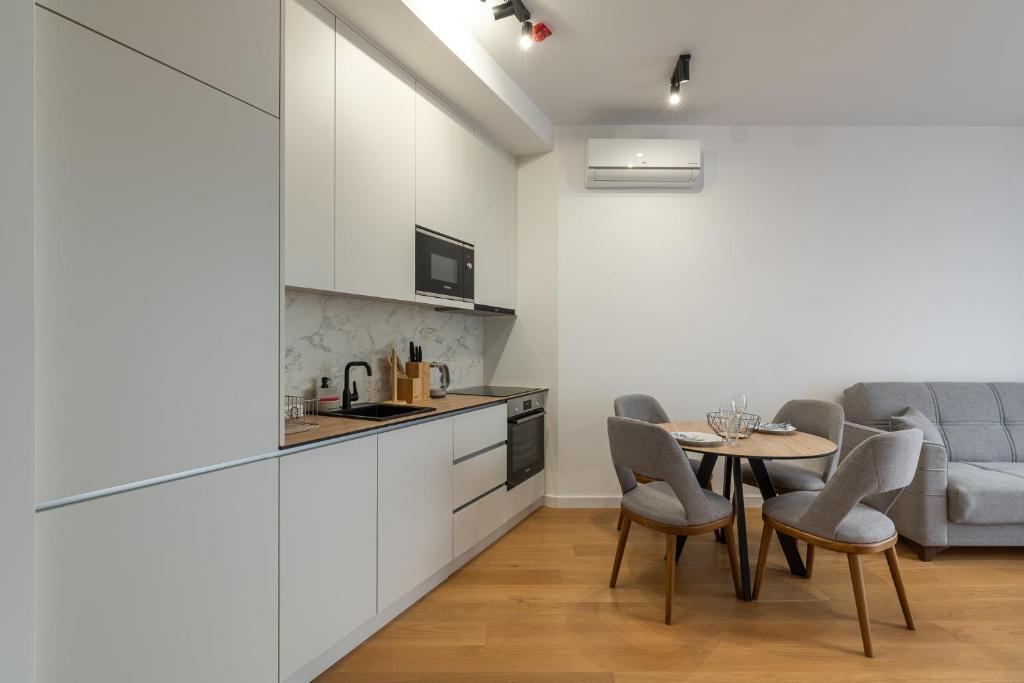 Stunning Bečići Apartment - 4