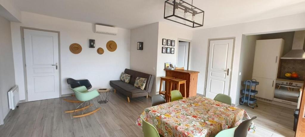 Nice A-C apartment for 6 between the sea and the mountain - 2