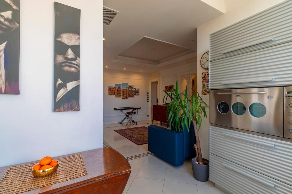 AureaLiving - Historic Jacuzzi Apartment - 4