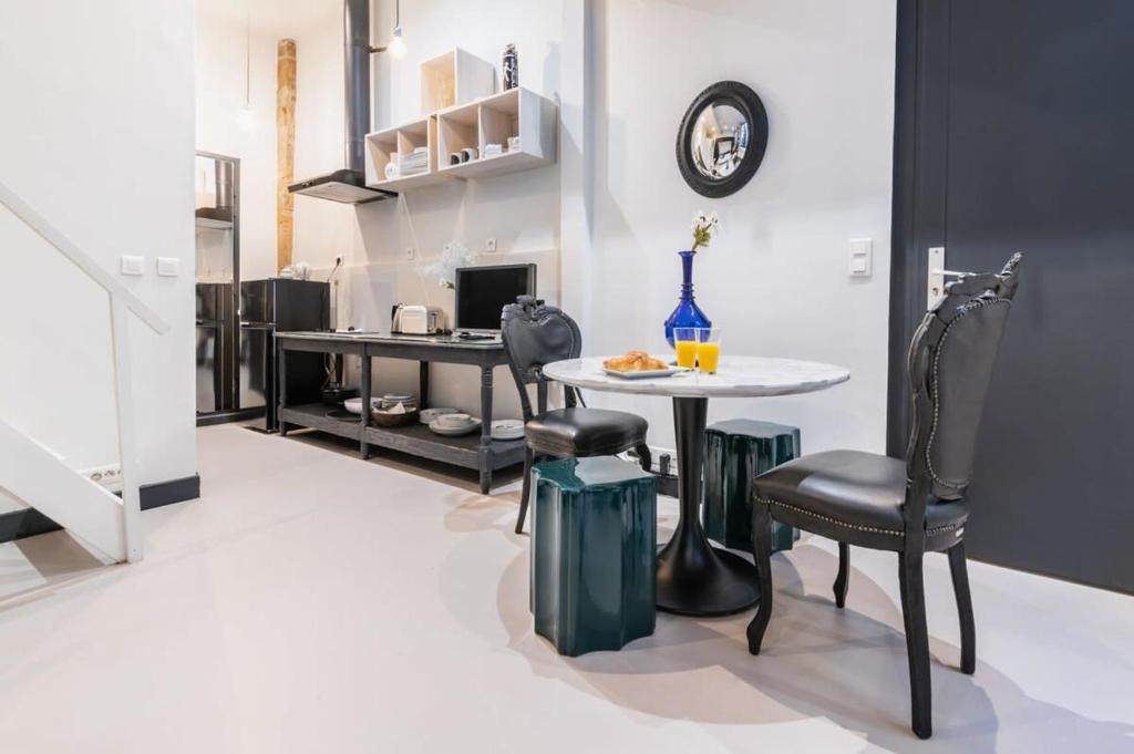Studio refait a neuf a montorgueil - Paris 2 - 5