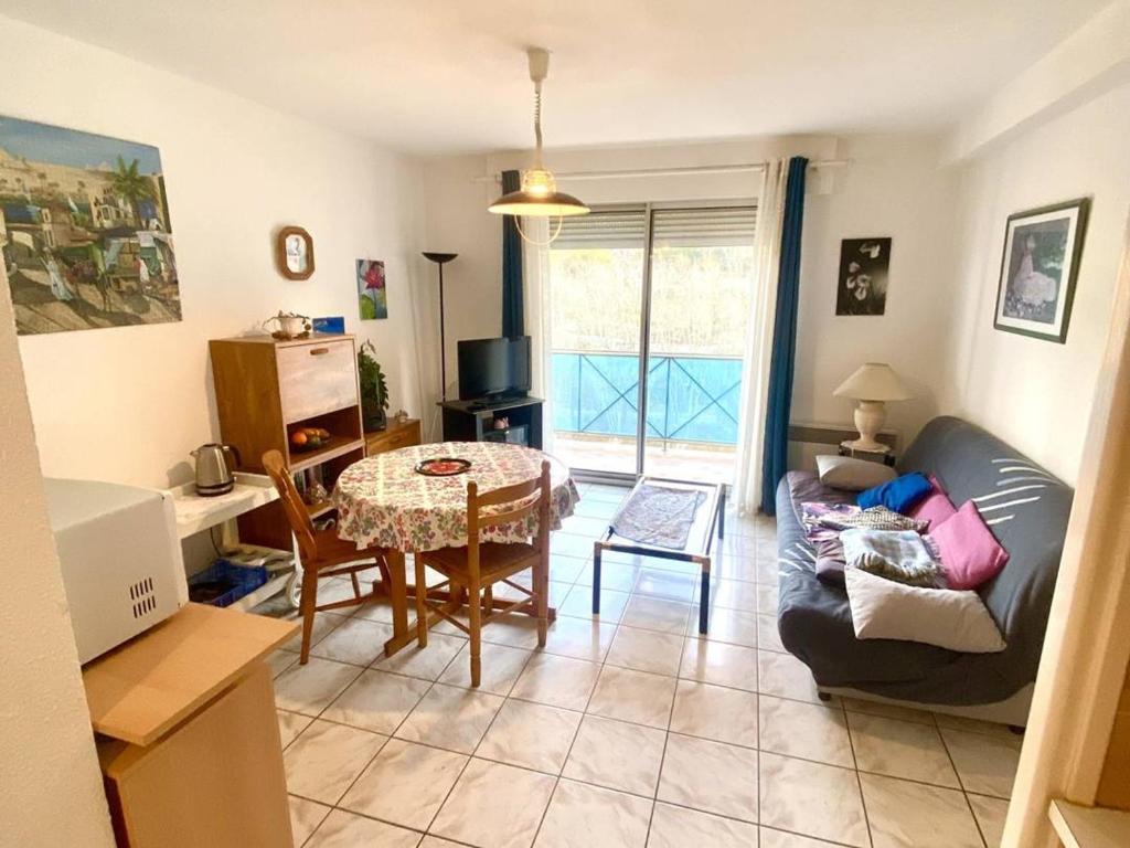 Appartement F2 confortable avec balcon près des Thermes d'Amélie-les-Bains - 1