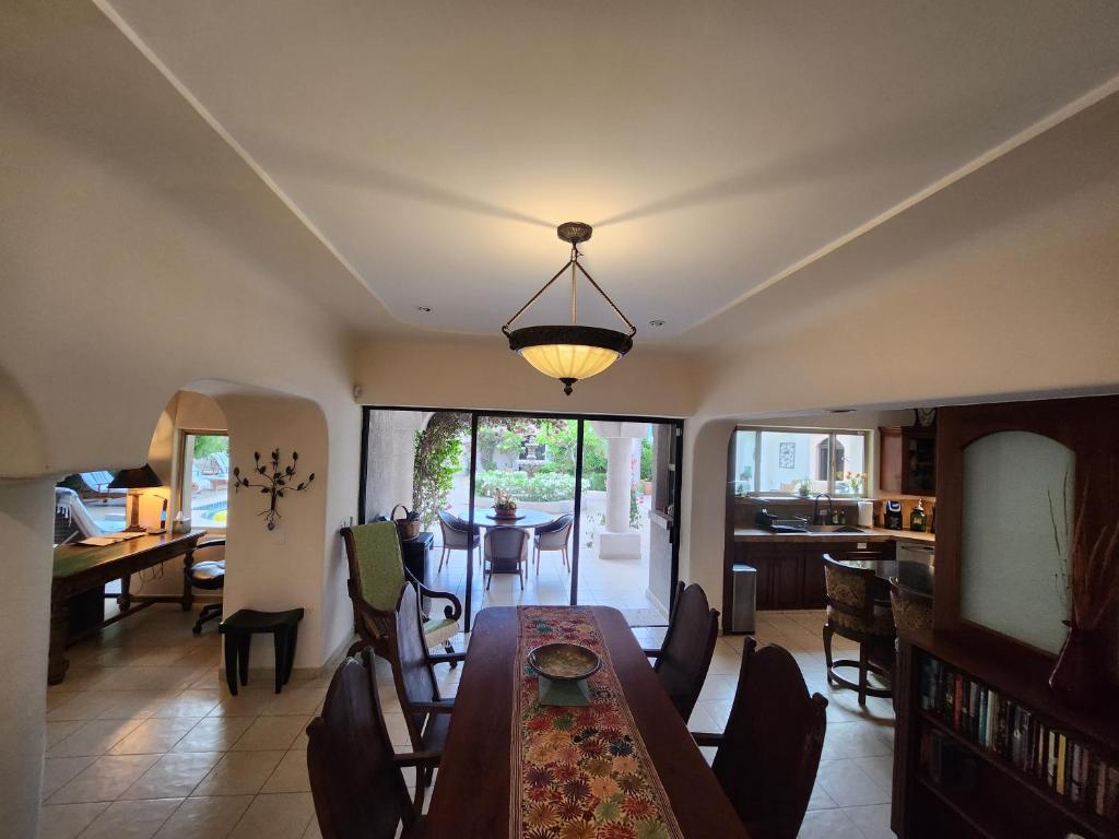 Beach 5 min walk - Private Casa Shona 5 Bedroom - 4