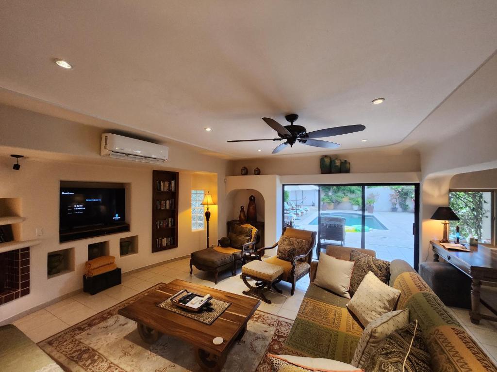 Beach 5 min walk - Private Casa Shona 5 Bedroom - 3