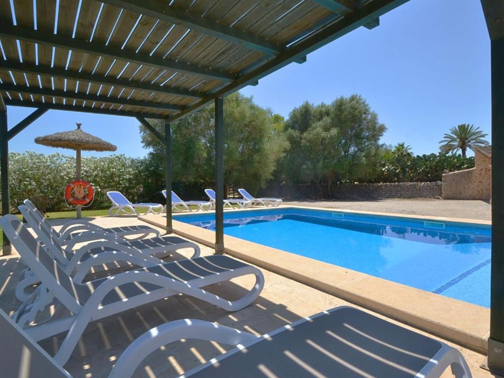 Holiday Home Wunderschönes Landhaus im Landhausstil mit Pool by Interhome - 2