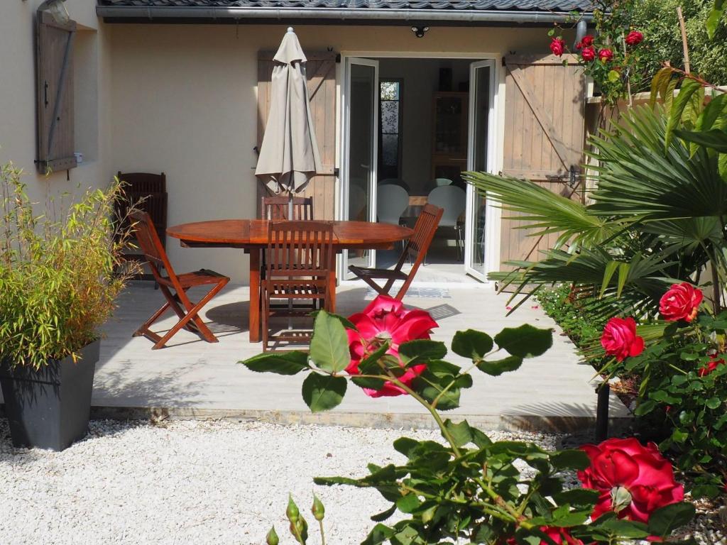 Apartment Wohnung Les Muguets mit Garten und Grillplatz by Interhome - 4