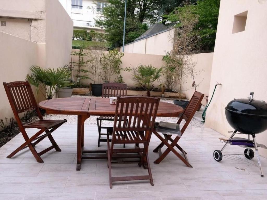 Apartment Wohnung Les Muguets mit Garten und Grillplatz by Interhome - 3