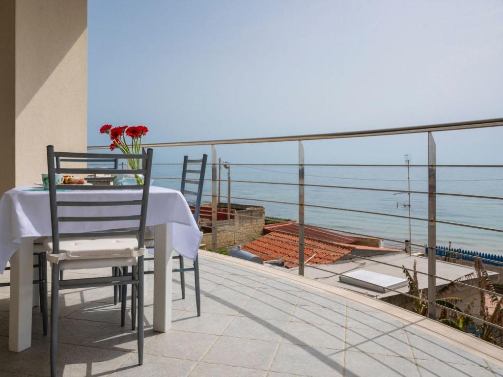 Apartment Wohnung 'Cicirata Sea Beach by Interhome - 3