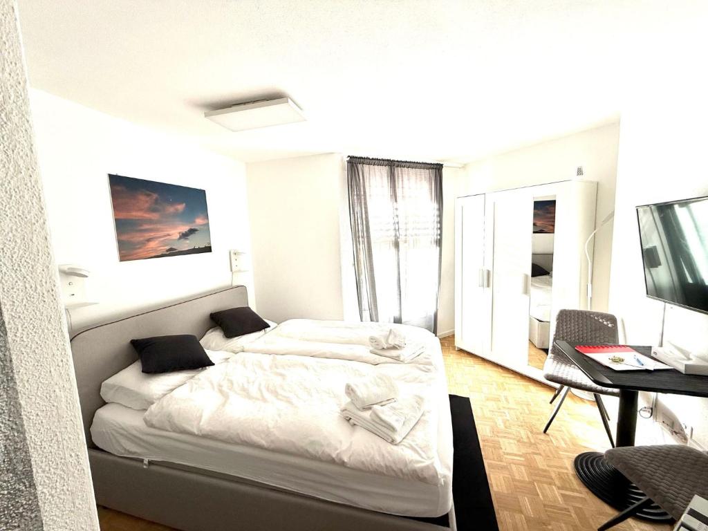 Apartment Studio im Zentrum- Schwimmbad und 400m von Skiliften entfernt by Interhome - 1