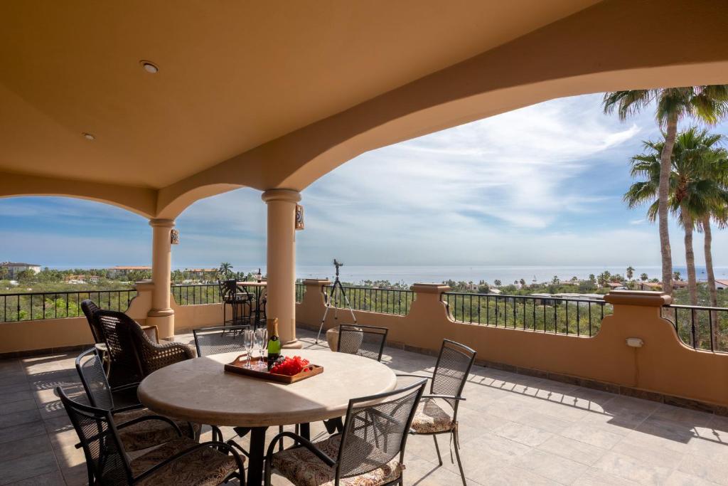 Steps to Sand: Ocean-View Cabo Home w/ Heated Pool - 2