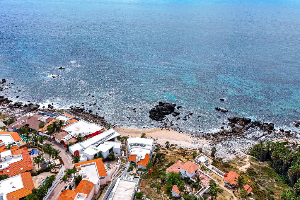 Steps to Sand: Ocean-View Cabo Home w/ Heated Pool - 4